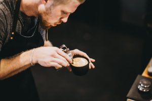 Eine besondere Farbe besitzen die Becher. (Foto: HuskeeTech)