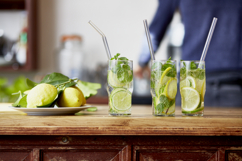 Trinkhalme aus Glas - die Alternative zum Plastik-Strohhalm? (Foto: Halm)