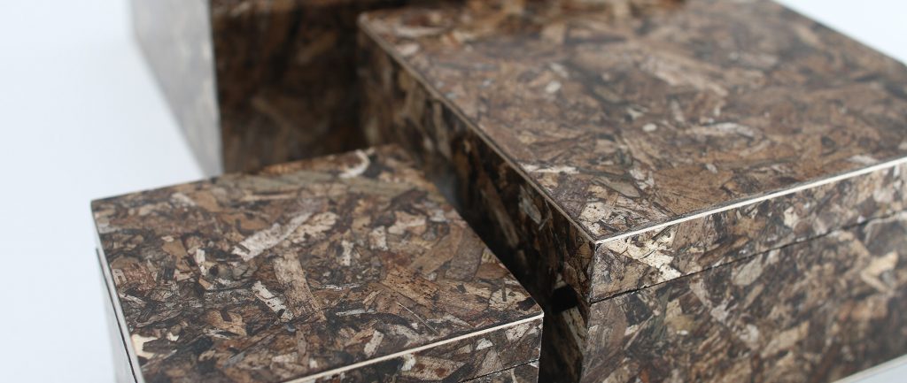 Boxen aus Seegras. (Foto: Phee)