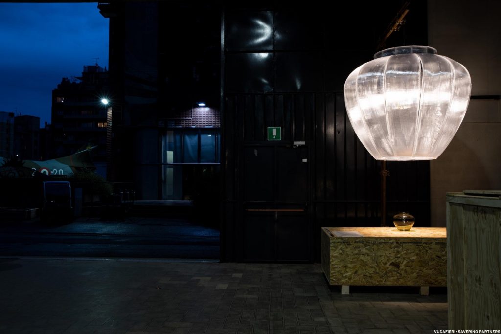 Eine echt große Bauhaus-Lampe. (Foto: Tiziano Vudafieri)