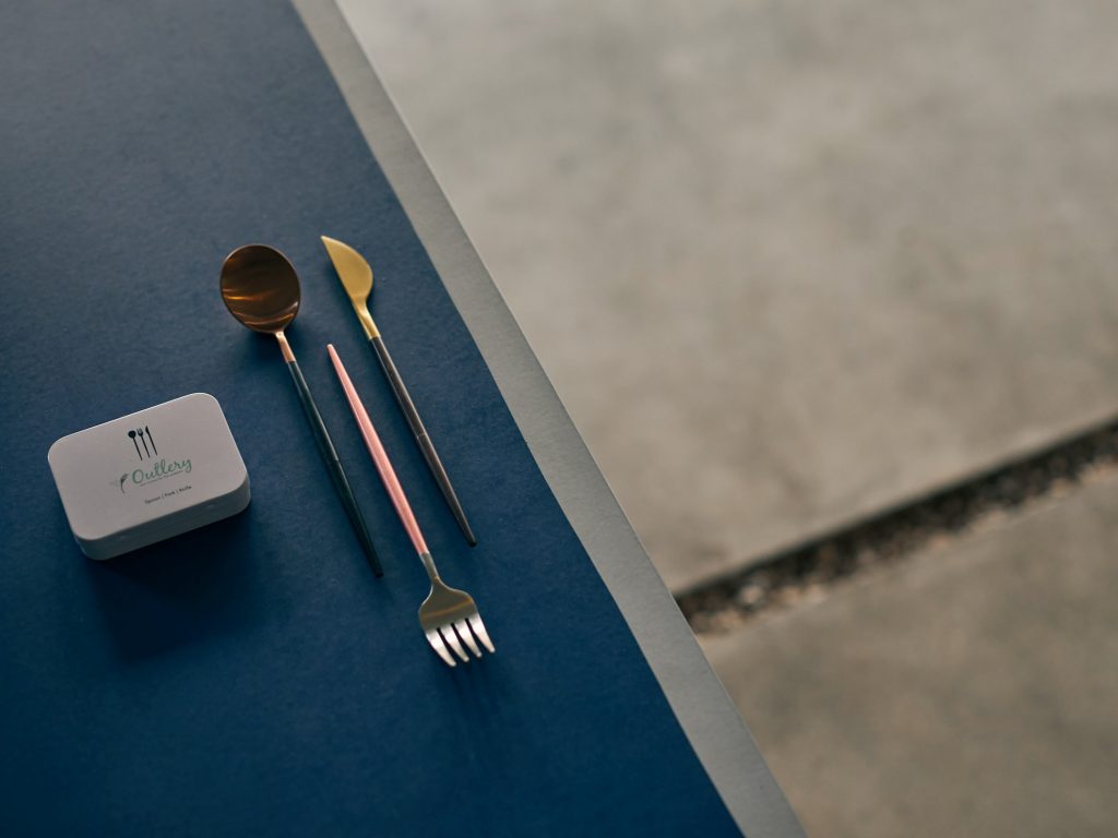 Praktisches Besteck aus Edelstahl zum Zusammenschrauben. (Foto: Outlery)