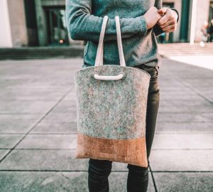 Langlebige Taschen aus Kork (Foto: UlStO)