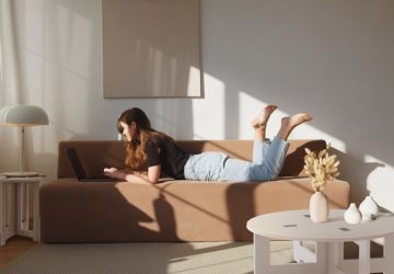 Dezente, einfach gehaltene Möbel - aber sie sind besser als manch andere. (Foto: Staxxiom)